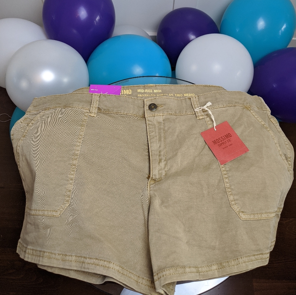 Shorts - Picture 1 of 5